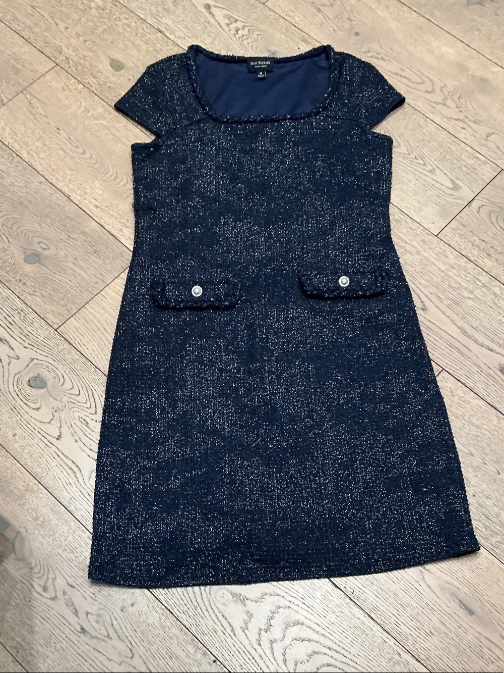 Woman’s Isaac Mizrahi navy with silver thread pull on dress. Medium. Stretchy.